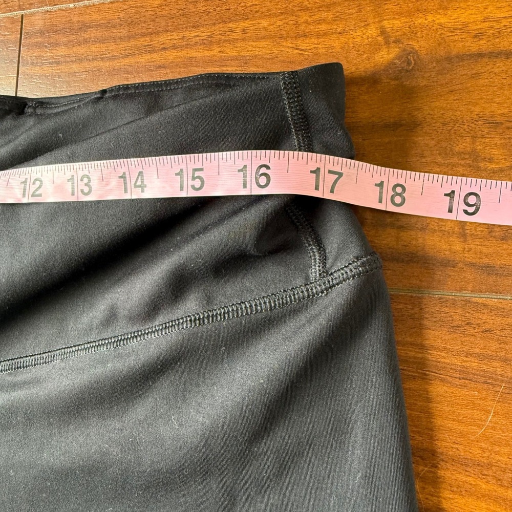 GapFit Womens XL Black Compression Biker Short Legging Moisture Wicking Workout - Picture 7 of 9